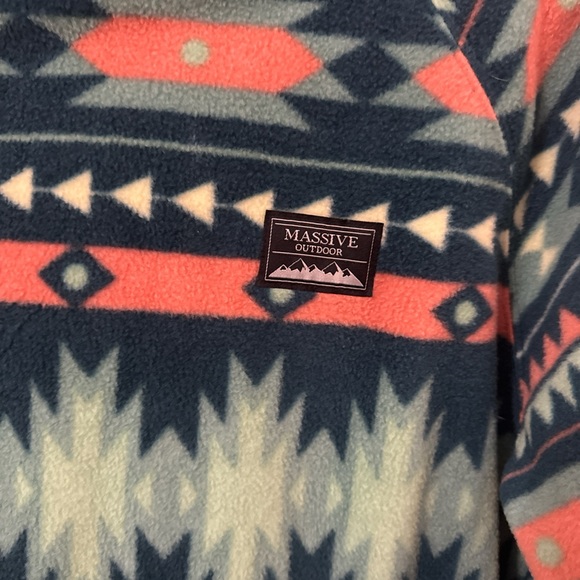 Patterned Fleece Pullover - Picture 2 of 5